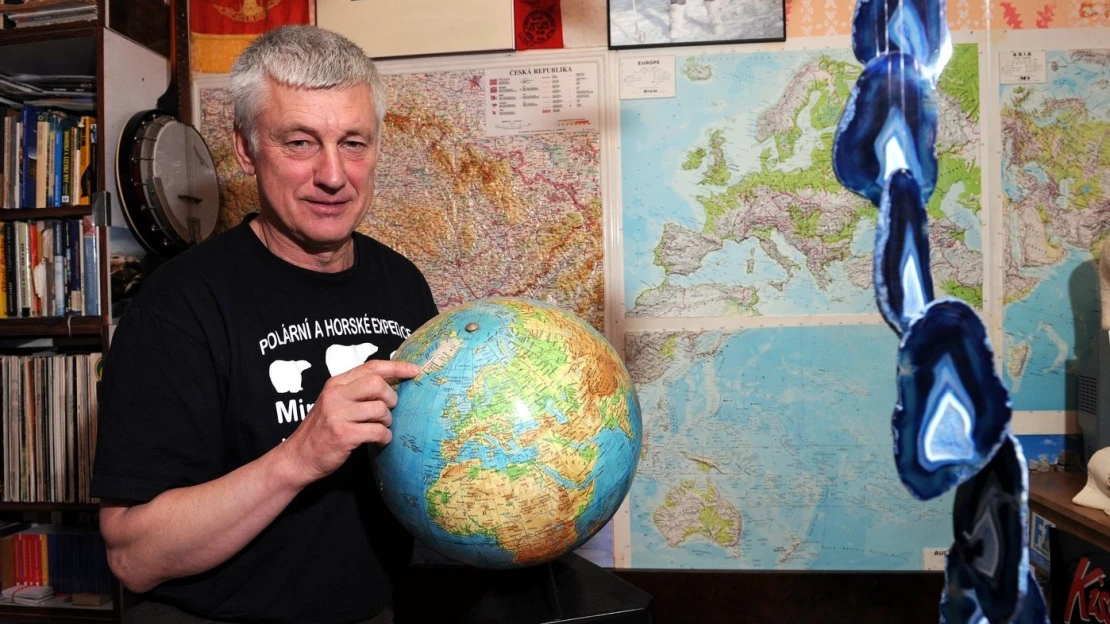 Polárník Jakeš zemřel na Špicberkách. Pětasedmdesátiletý cestovatel spadl do ledovcové trhliny