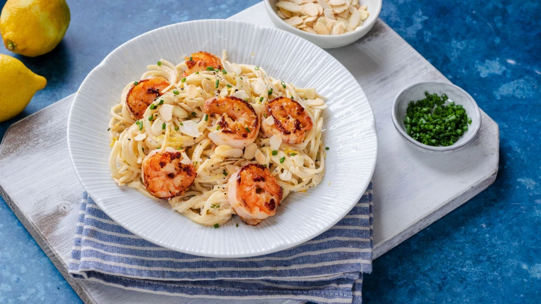 Stačí jen pár minut i surovin. Delikátní špagety s mascarpone a krevetami