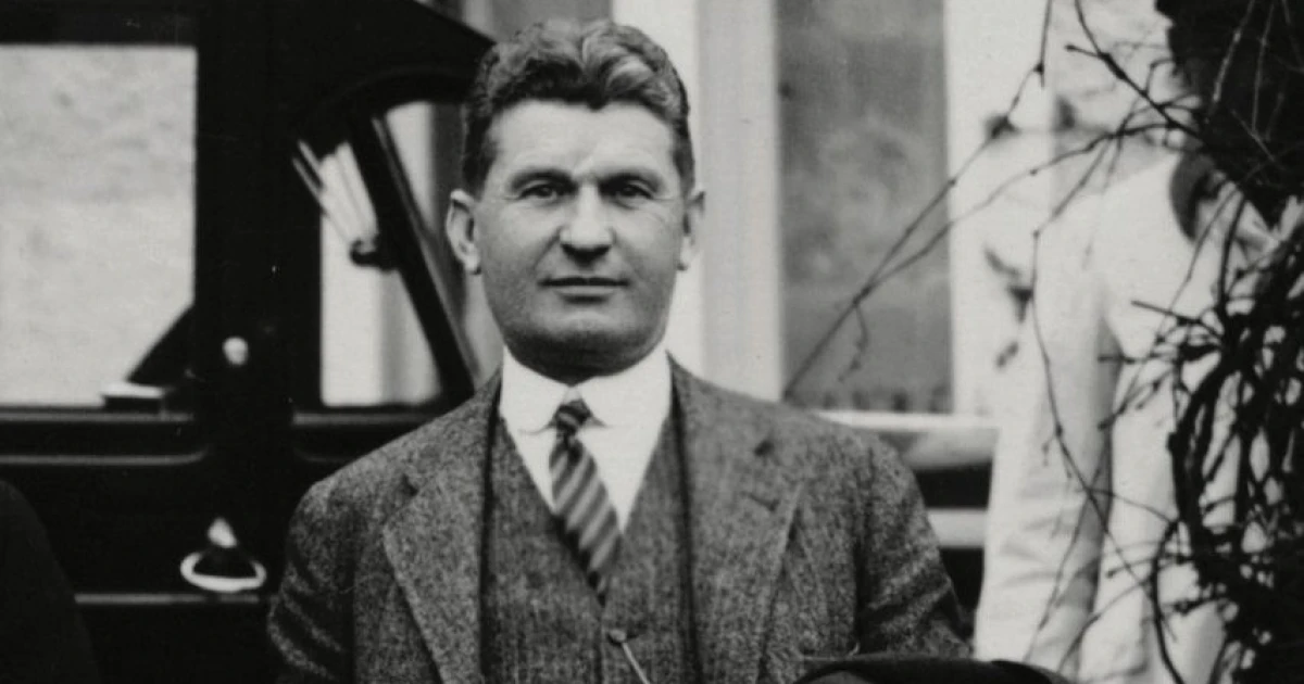 Zavedl volné soboty, pedikúru i firemní psychologii. 150 let Tomáše Bati