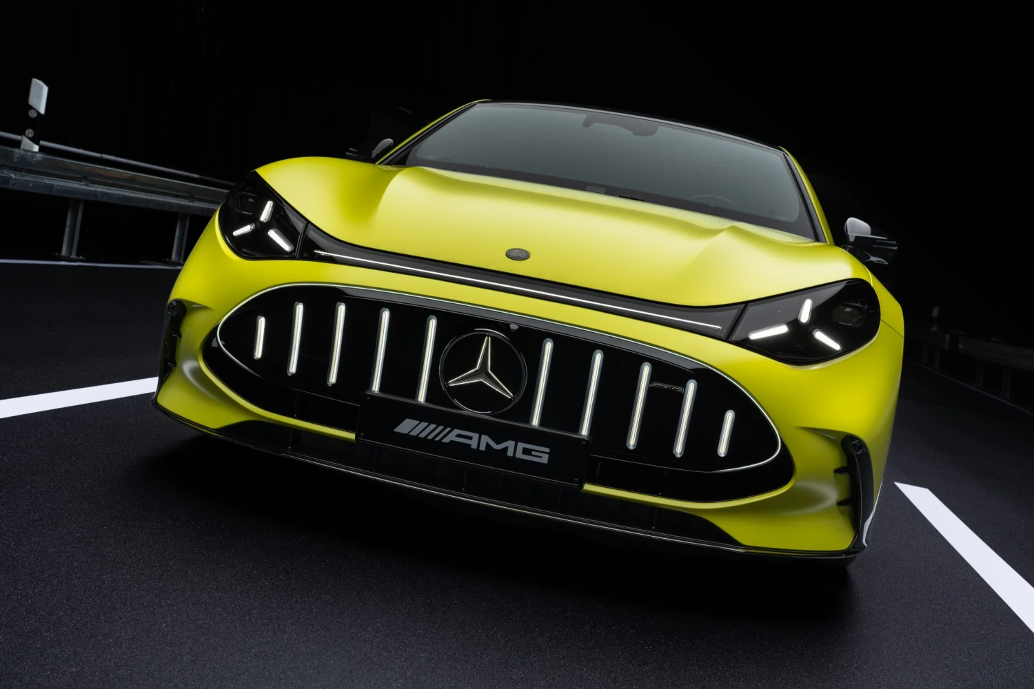 Ranní výběr: Mercedes-AMG začne prodávat auto s&nbsp;výkonem skoro 1200 koní
