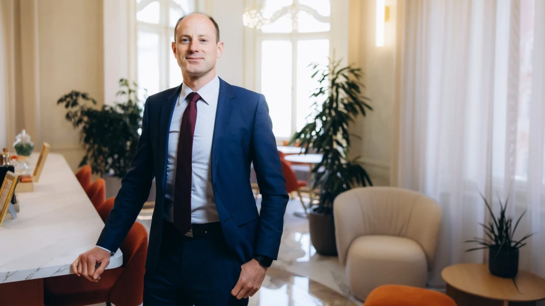 Svět kvůli Evropě zpomalovat nebude, říká muž, který psal pravidla pro Google i&nbsp;Metu