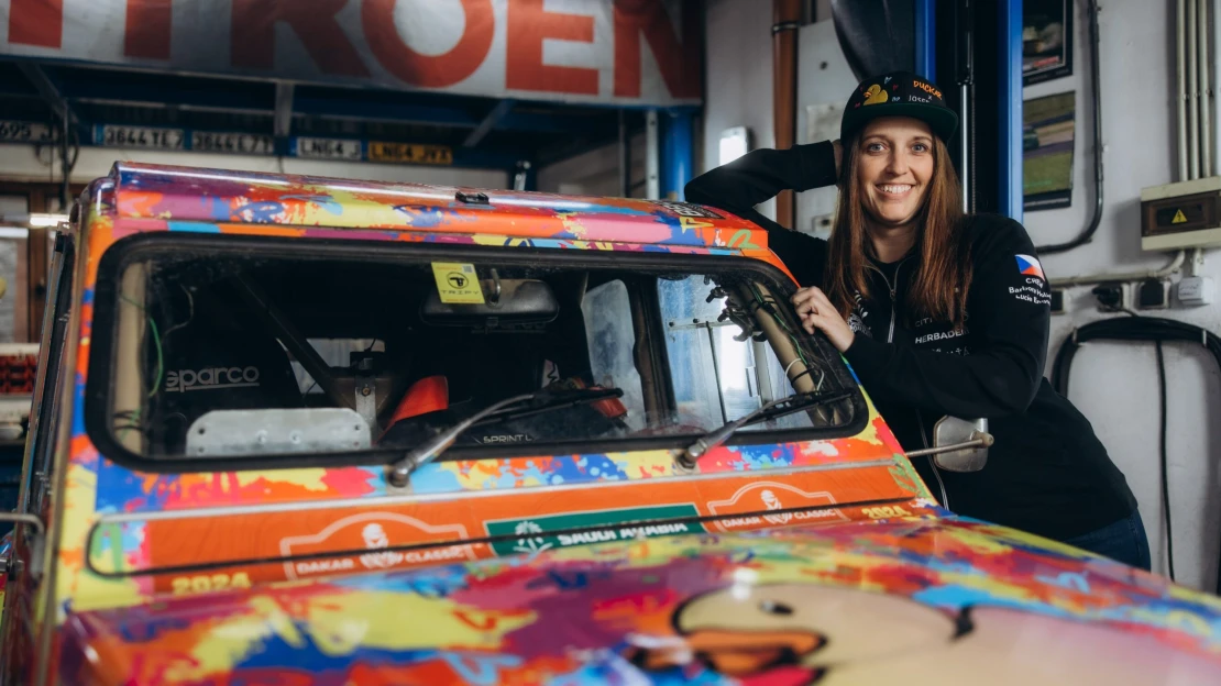 Žena za volantem shání sponzory těžko, říká dakarská závodnice Holická