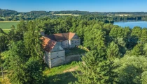 Hrad za cenu pražské garsonky či pozemek na Petříně. Tyto top reality jsou na prodej