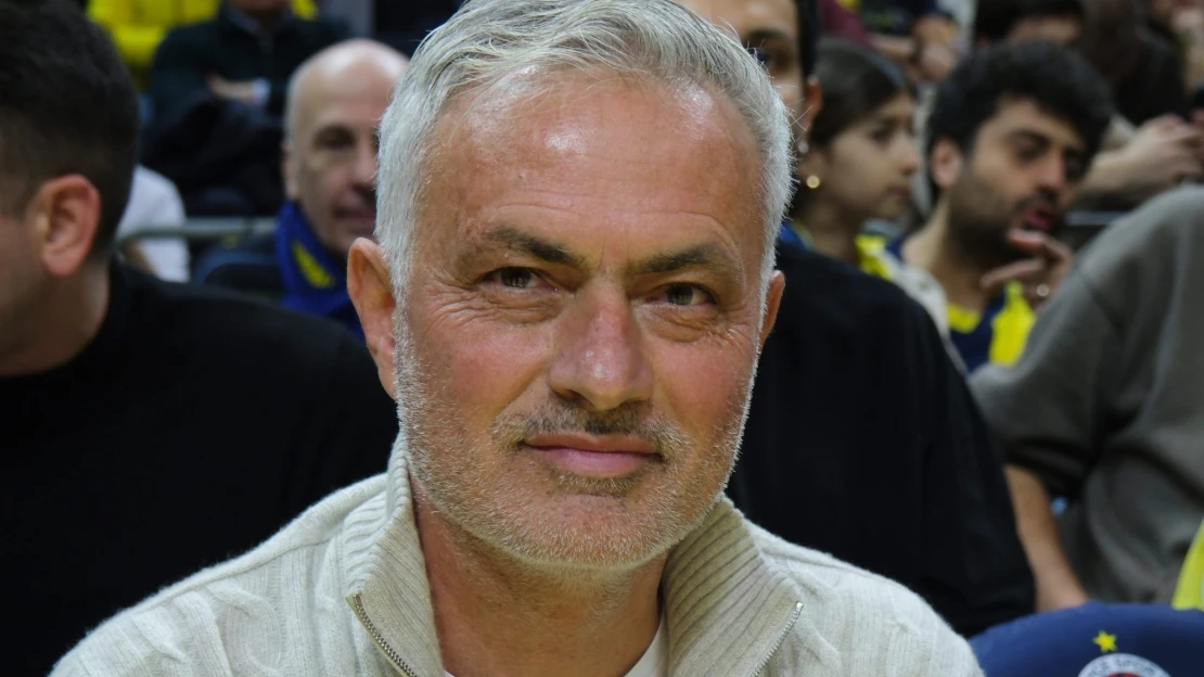 Mourinho se po&nbsp;třinácti letech vrátí do Realu Madrid. Klub za něj zaplatí tři miliony eur