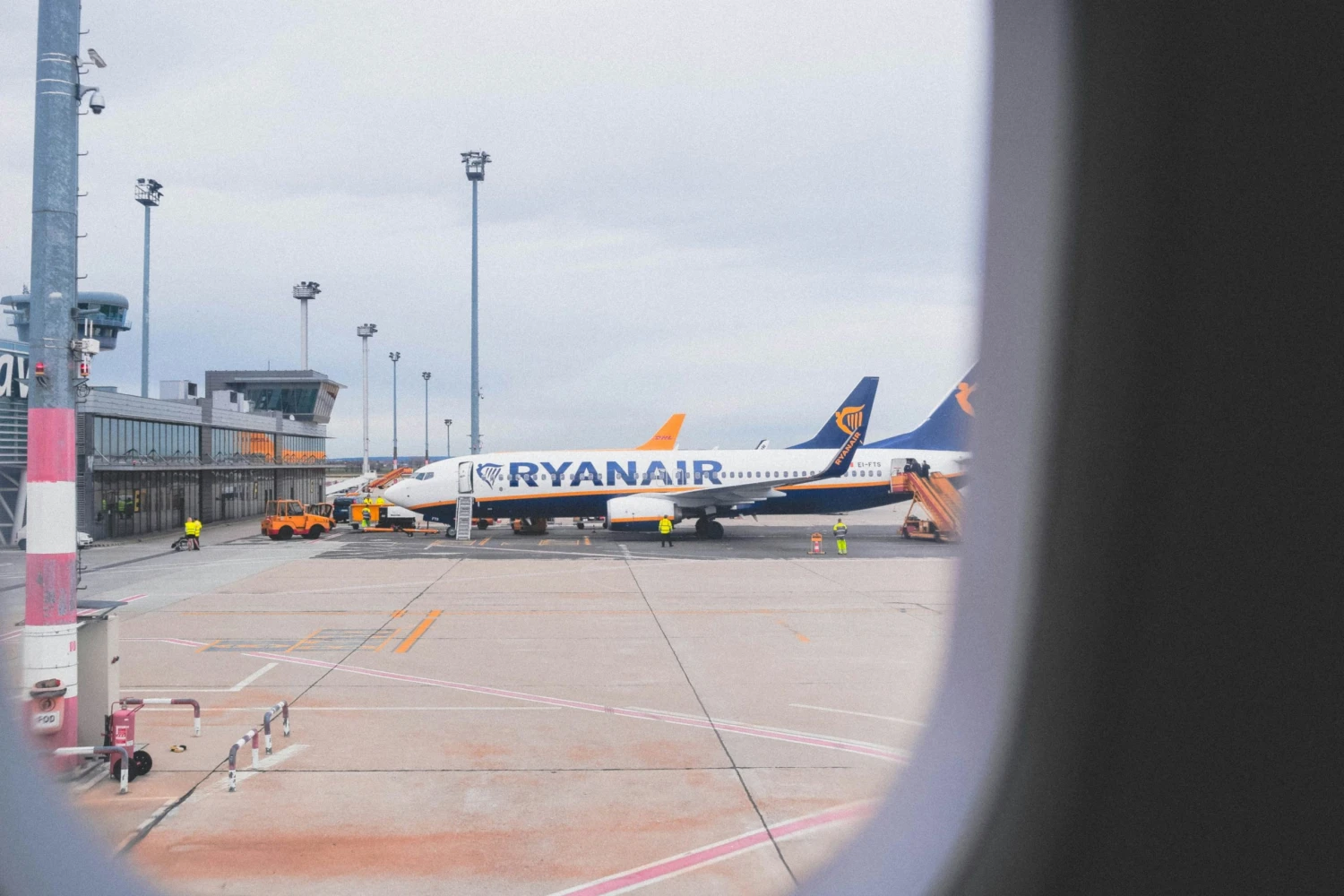 Přes dvě stě milionů cestujících a&nbsp;rekordní zisk. Ryanair se ale obává dalšího roku