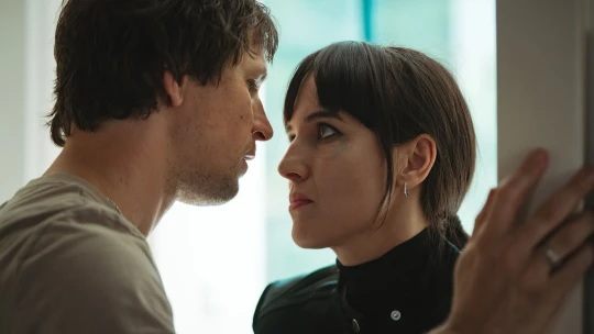 Na co koukat o&nbsp;víkendu? Doják od Netflixu, mrazivá Monyová a&nbsp;stylový horor