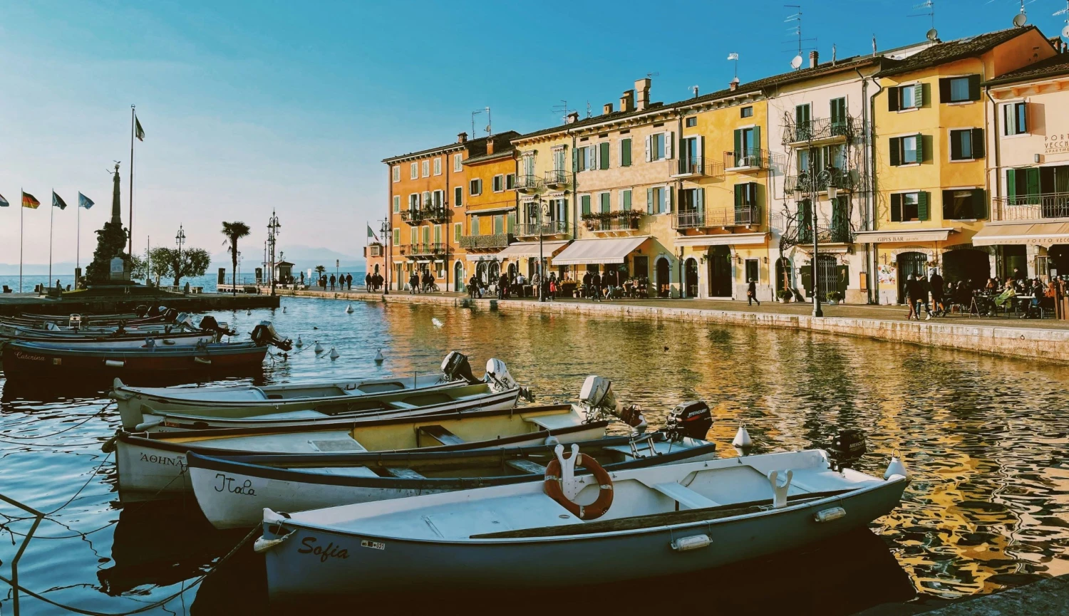 Guide to Lago di Garda. Kus Itálie, která se mění a&nbsp;překvapuje