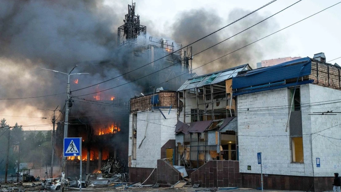 Týden na Ukrajině: Rusko udeřilo hypersonickou raketou, hlavním terčem byl Kyjev