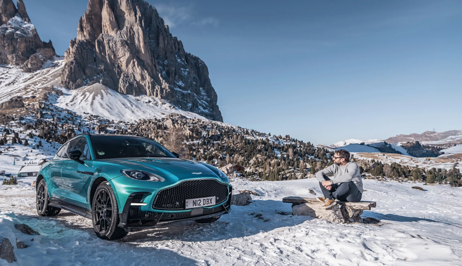 Nejrychlejší, nejsilnější. Kdyby měl James Bond rodinu, řídí DBX S