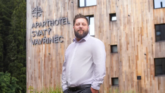 Na objem proti Polákům nevyhrajeme. Hoteliér radí, jak udržet lidi v Krkonoších