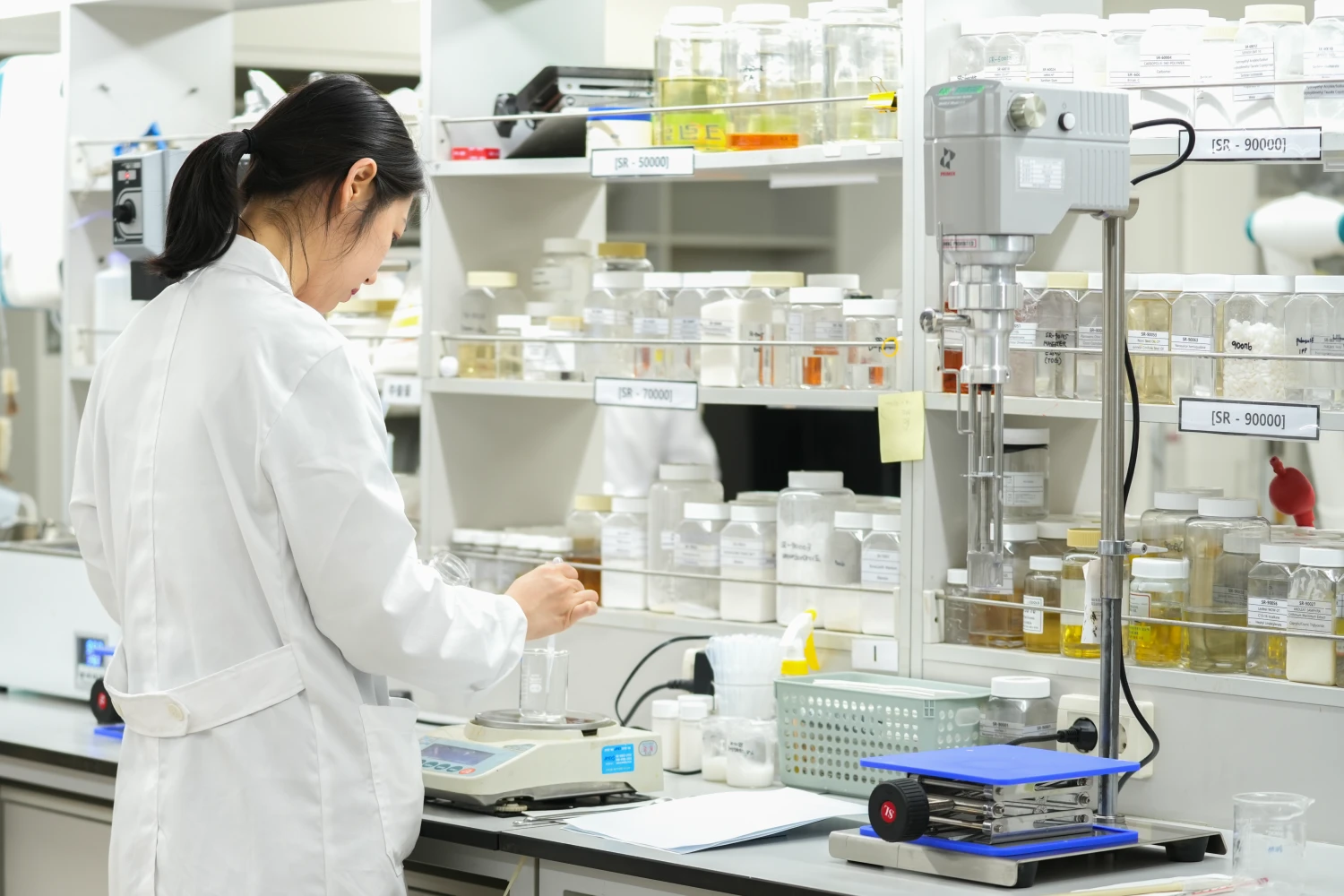Bez jehel a bez kliniky. Korejská technologie posouvá hranice péče o&nbsp;pleť
