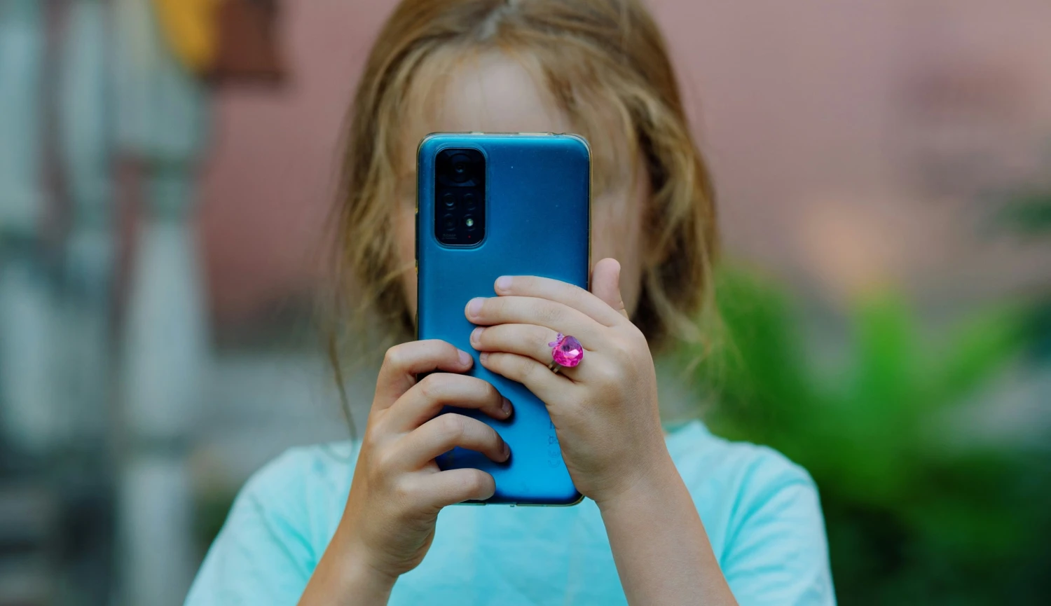 Co se stane, když dětem vezmete mobily? Ptali jsme se ředitelů nejprestižnějších škol