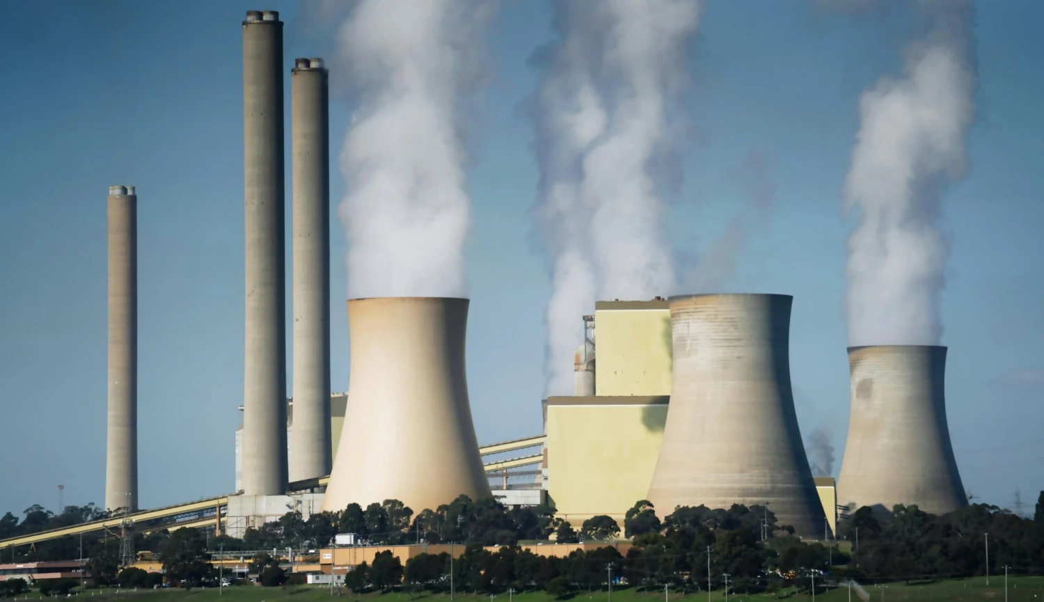 Umělá inteligence naráží na limity sítě. Miliardový byznys se stěhuje za elektroměr