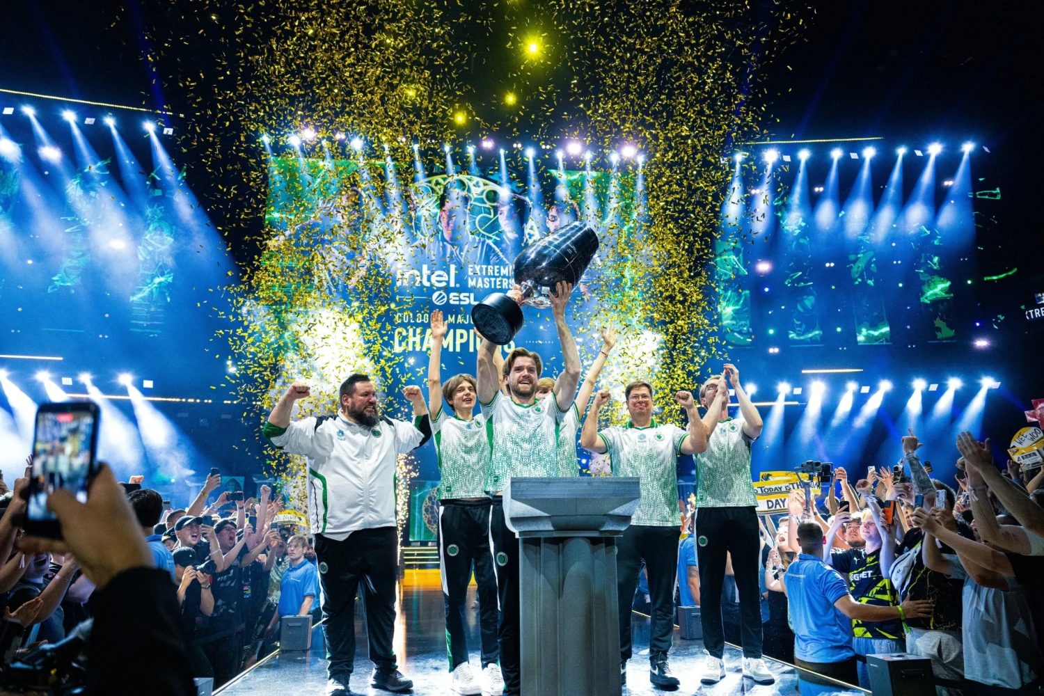 Falcons poprvé ovládli major v&nbsp;Counter-Strike. Na turnaj se probojoval i&nbsp;český tým Sinners