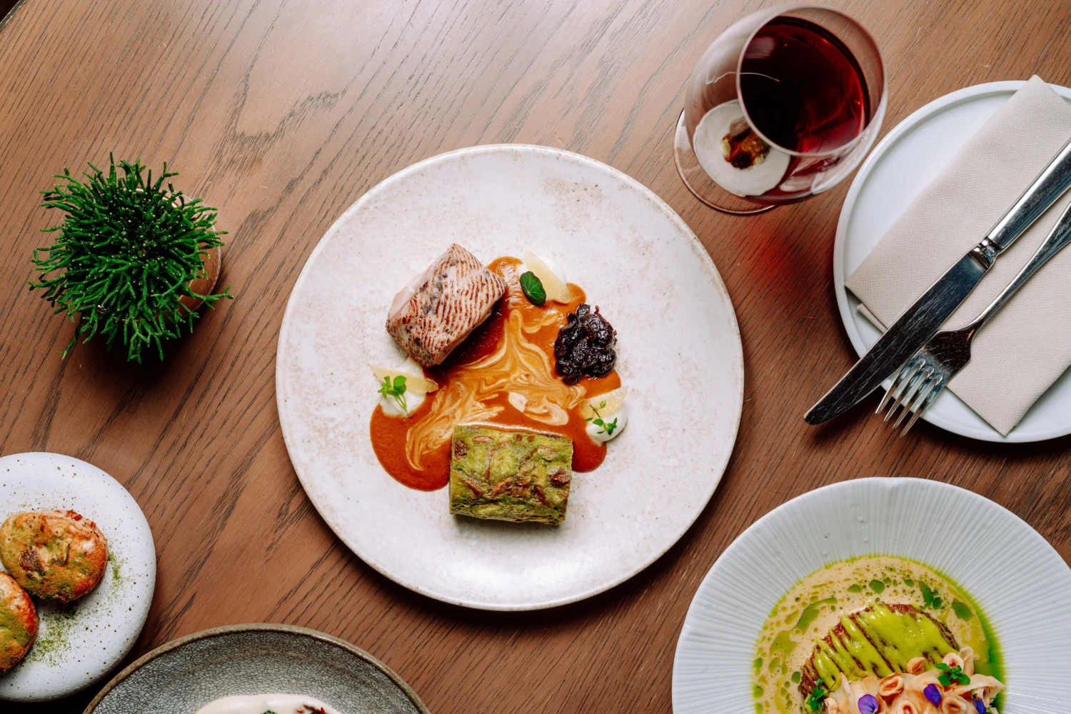 Propojení české avangardy a&nbsp;japonské izakayi. Restaurace ZEM servíruje originalitu
