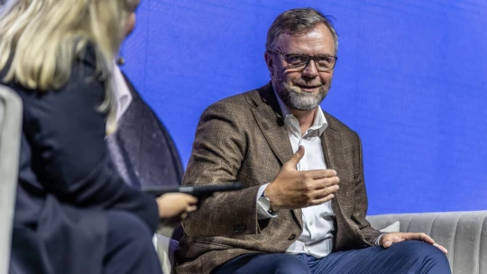 Kdo podlehne svodům chvály, je mrtvý, říká šéf Komerční banky Juchelka