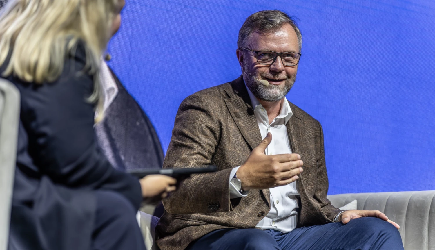 Kdo podlehne svodům chvály, je mrtvý, říká šéf Komerční banky Juchelka