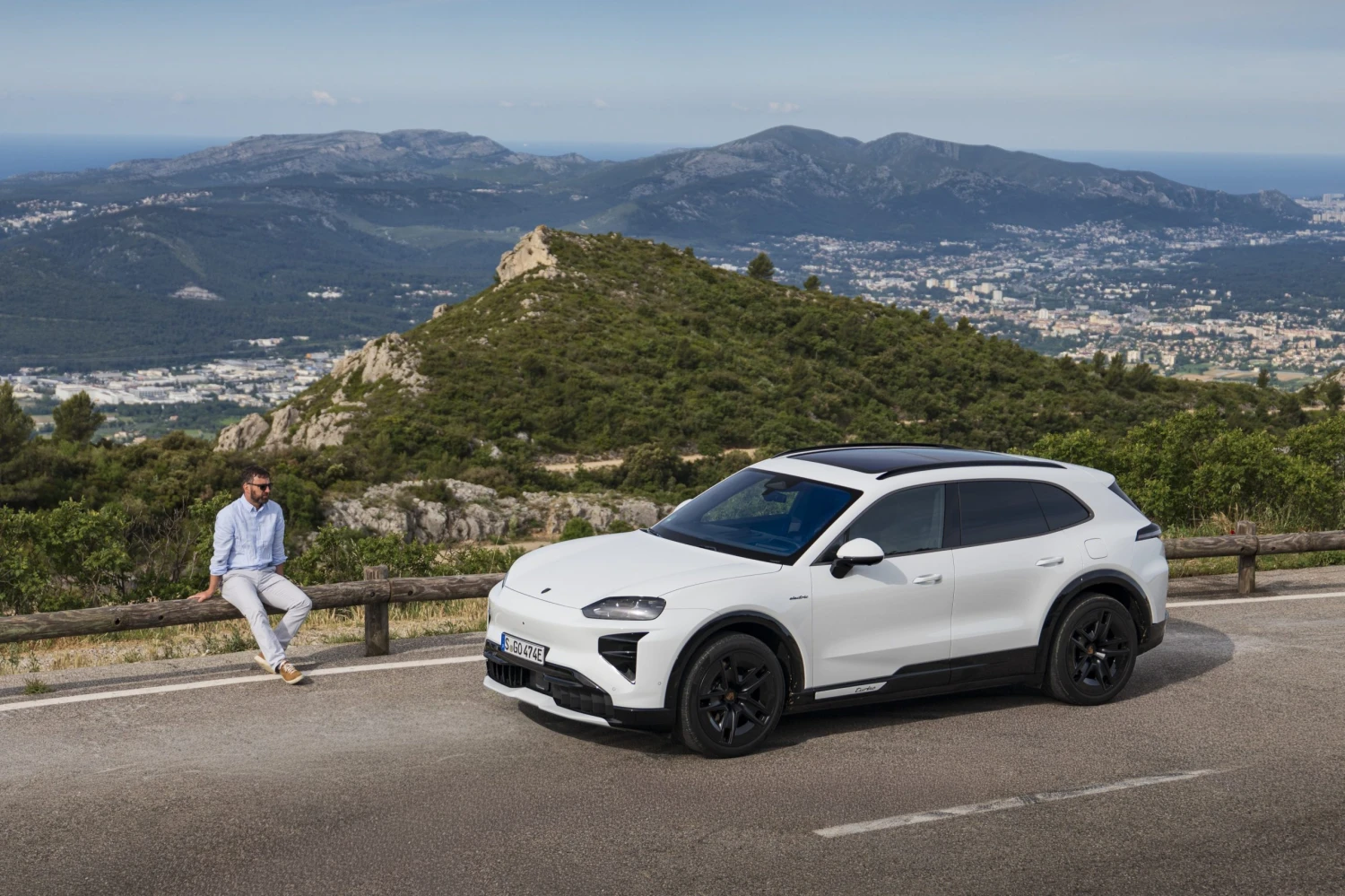 Absurdnost dneška, aneb k&nbsp;čemu obří Porsche potřebuje výkon 1156 koní?