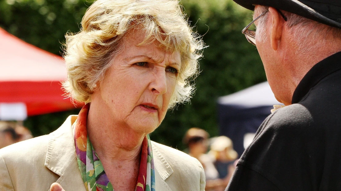 Zemřela hvězda britských sitcomů Penelope Keith