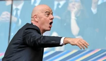 Fotbalová verze Fausta. Jak (ne)prodat duši globálního fenoménu za 90 miliard