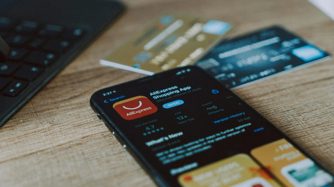 Brusel potrestal AliExpress pokutou za 13,3 miliardy korun. Neuhlídal si trh s&nbsp;padělaným zbožím
