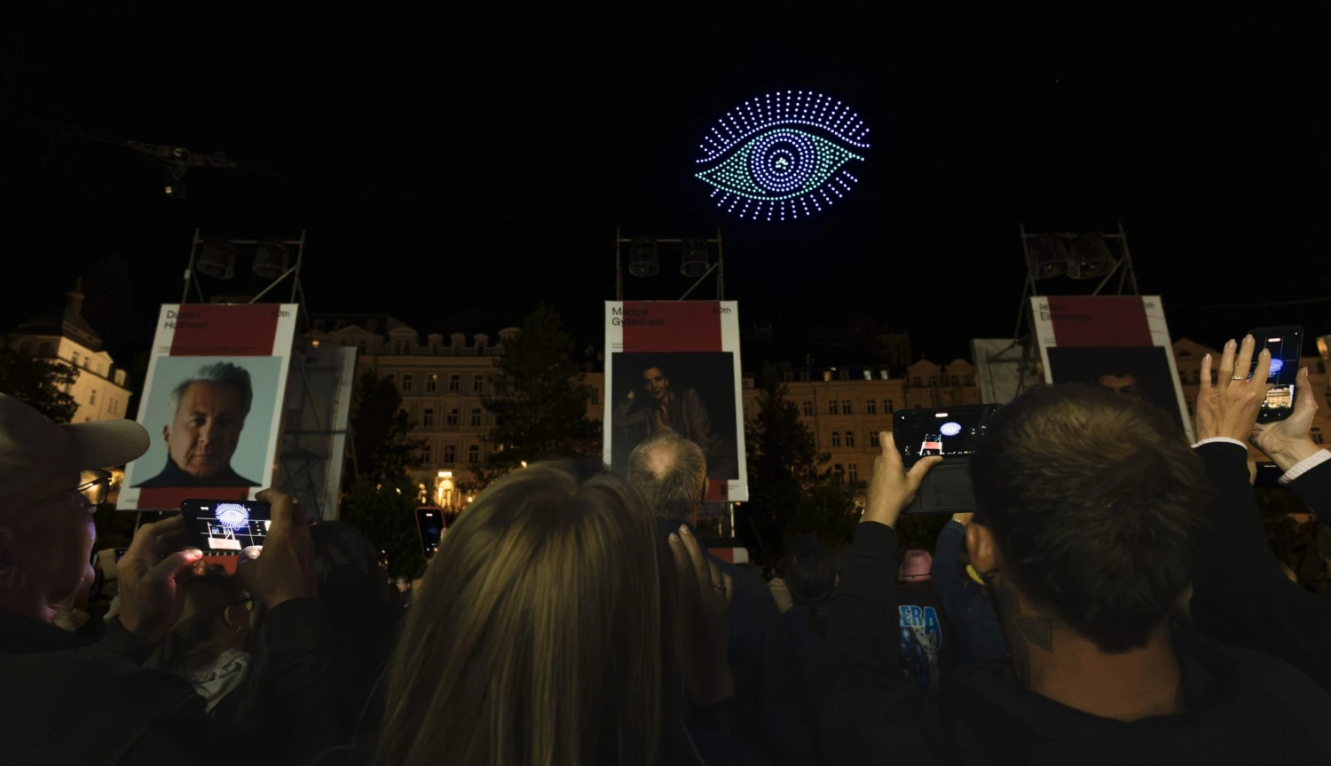 1300 dronů ve Varech. Česká firma připravila show, která překoná i&nbsp;olympiádu