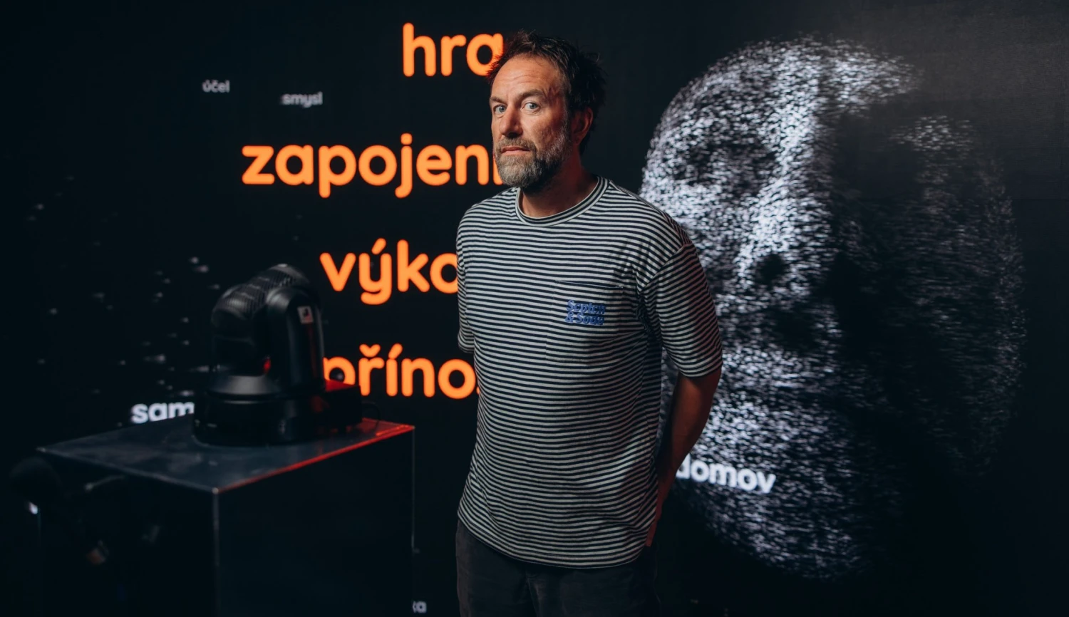 Potřebuju cítit trochu lidskosti, říká Milan Cais. Chystá instalaci o snech