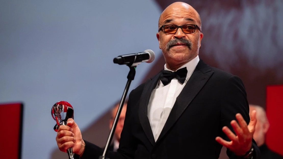 Filmy a divadlo nemají stát stranou. Podívejte se na Havla! říká Jeffrey Wright