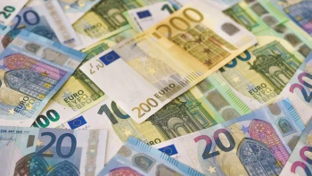 Je v&nbsp;krizi lepší vlastní měna, nebo euro? Shrnujeme aktuální data ze zemí V4