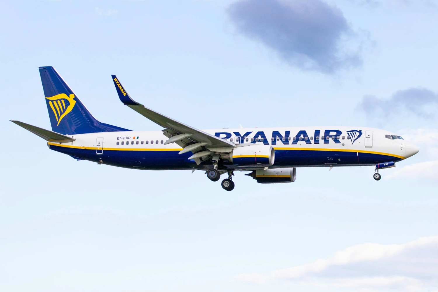 Víc přepravených, nižší zisk. Ryanairu prodražila palivo válka s&nbsp;Íránem