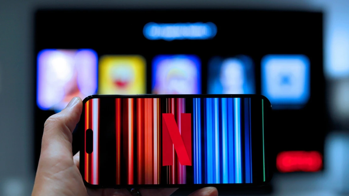 Netflix koupil Affleckův AI startup, který vylepšuje filmové záběry. Dal za něj dvanáct miliard korun