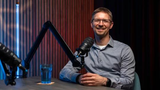 AI nás zničit nemusí. Stačí, že si nás omotá kolem prstu, říká Ondřej Vaněk z ČVUT