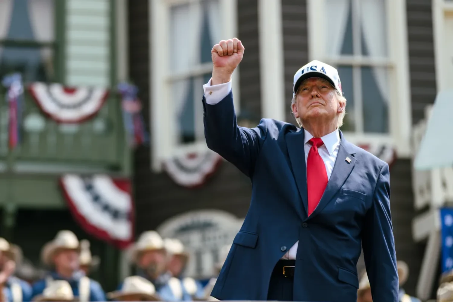 Blokáda Hormuzu obnovena. Trump chce místo poplatků uzavírat obchodní dohody