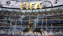 FIFA a&nbsp;ti druzí. Kdo je ekonomickým vítězem letošního mundialu?