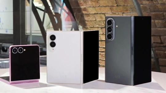 Samsung představil trojici nových skládacích telefonů Galaxy Z