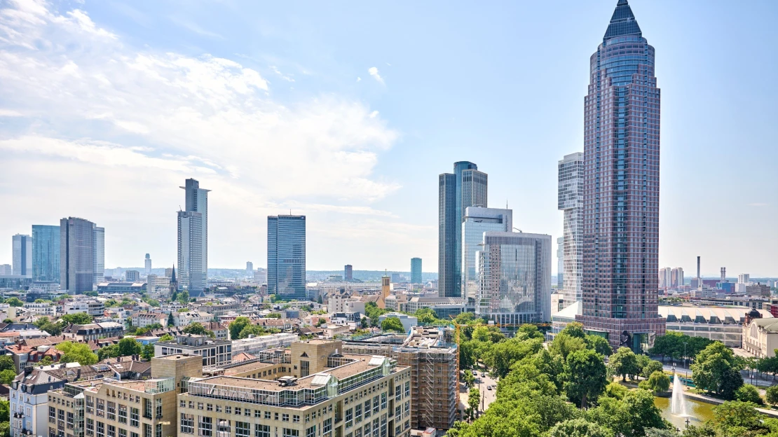 Vesnice plná mrakodrapů a milionářů. Proč dát šanci opomíjenému Frankfurtu?