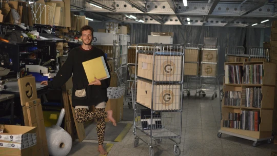 Bez gramofonu a&nbsp;bos, ale s&nbsp;obratem čtvrt miliardy. Obchod s&nbsp;vinyly řídí algoritmus