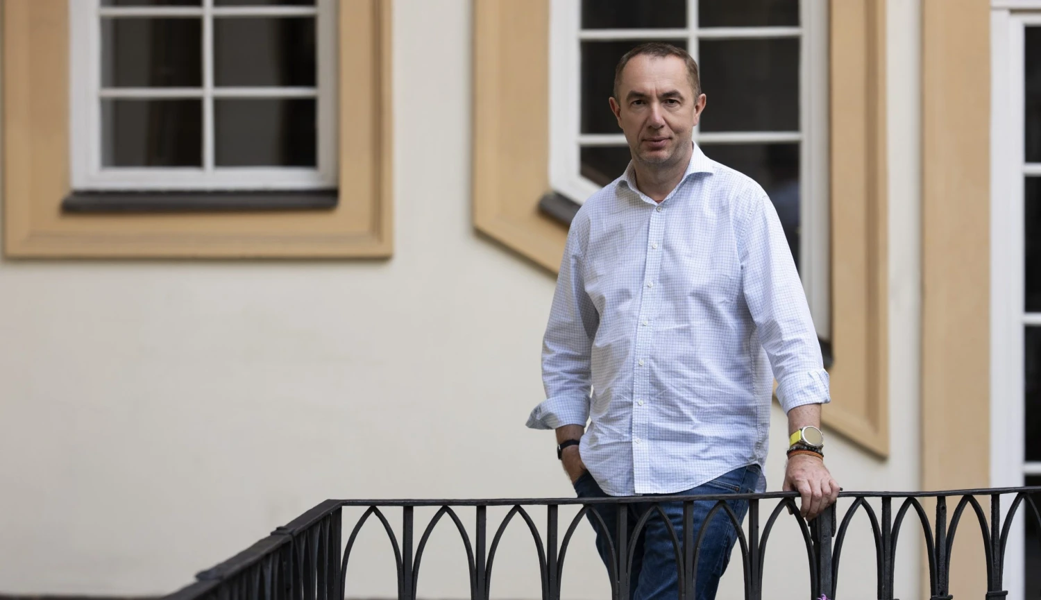 Přežil prasklou aortu. Dnes chce Richard Singer s&nbsp;králem Bhútánu a&nbsp;AI školit elity