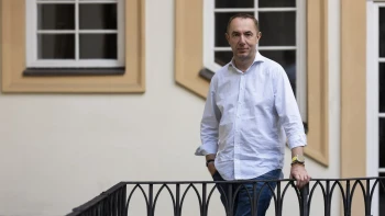Přežil prasklou aortu. Dnes chce Richard Singer s&nbsp;králem Bhútánu a&nbsp;AI školit elity