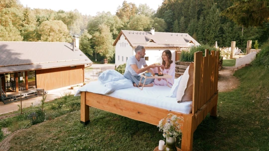 Strop je nebe, podlaha je zem, stěna je les. Hotelový pokoj úplně jinak