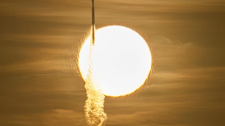 Ranní výběr: V&nbsp;NASA vyslali superdetektiva do vesmíru. Má odhalit jeho tajemství