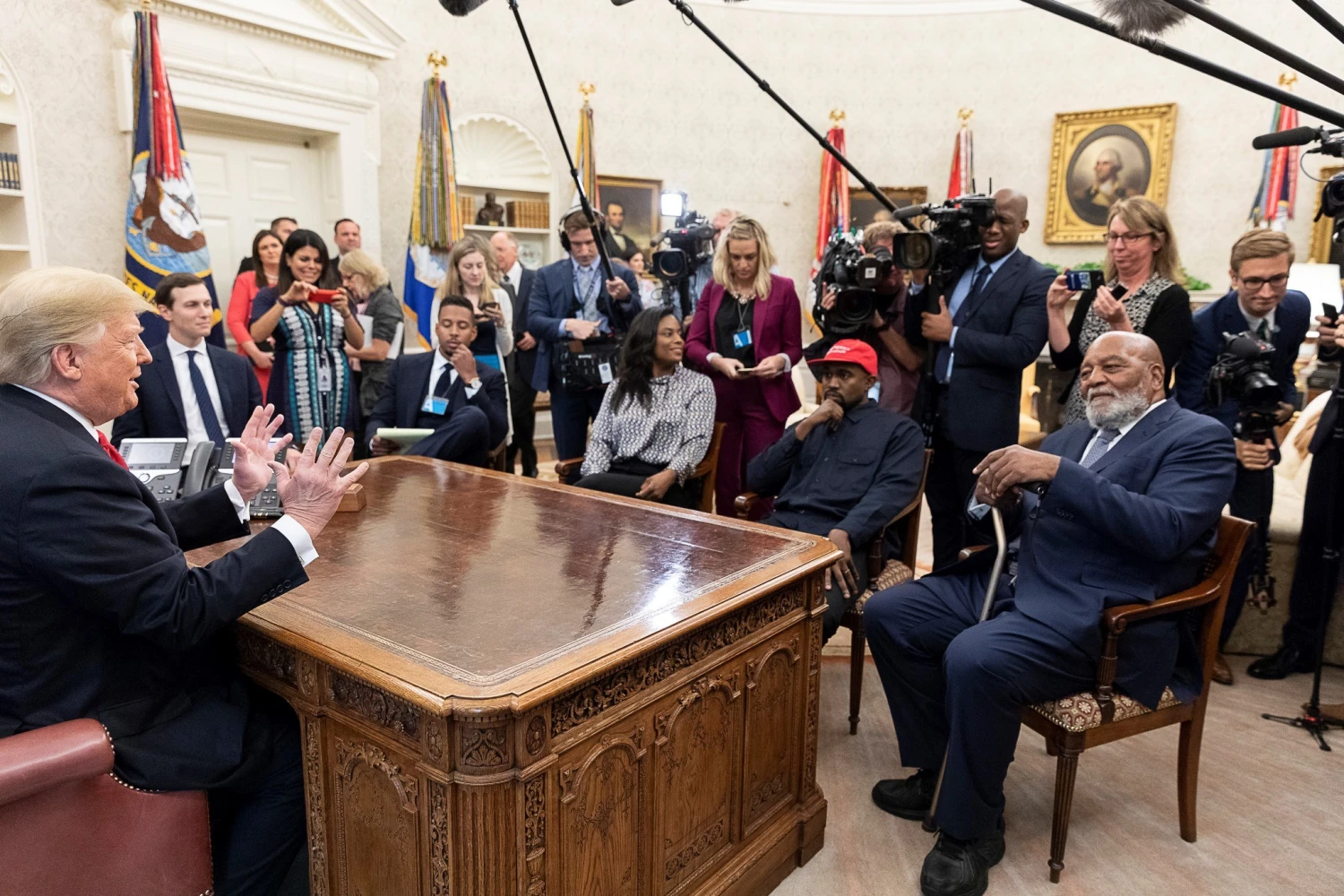 Americké televize přestaly natáčet Trumpa. Bojkotují ho poté, co vyhodil CNN z&nbsp;Bílého domu