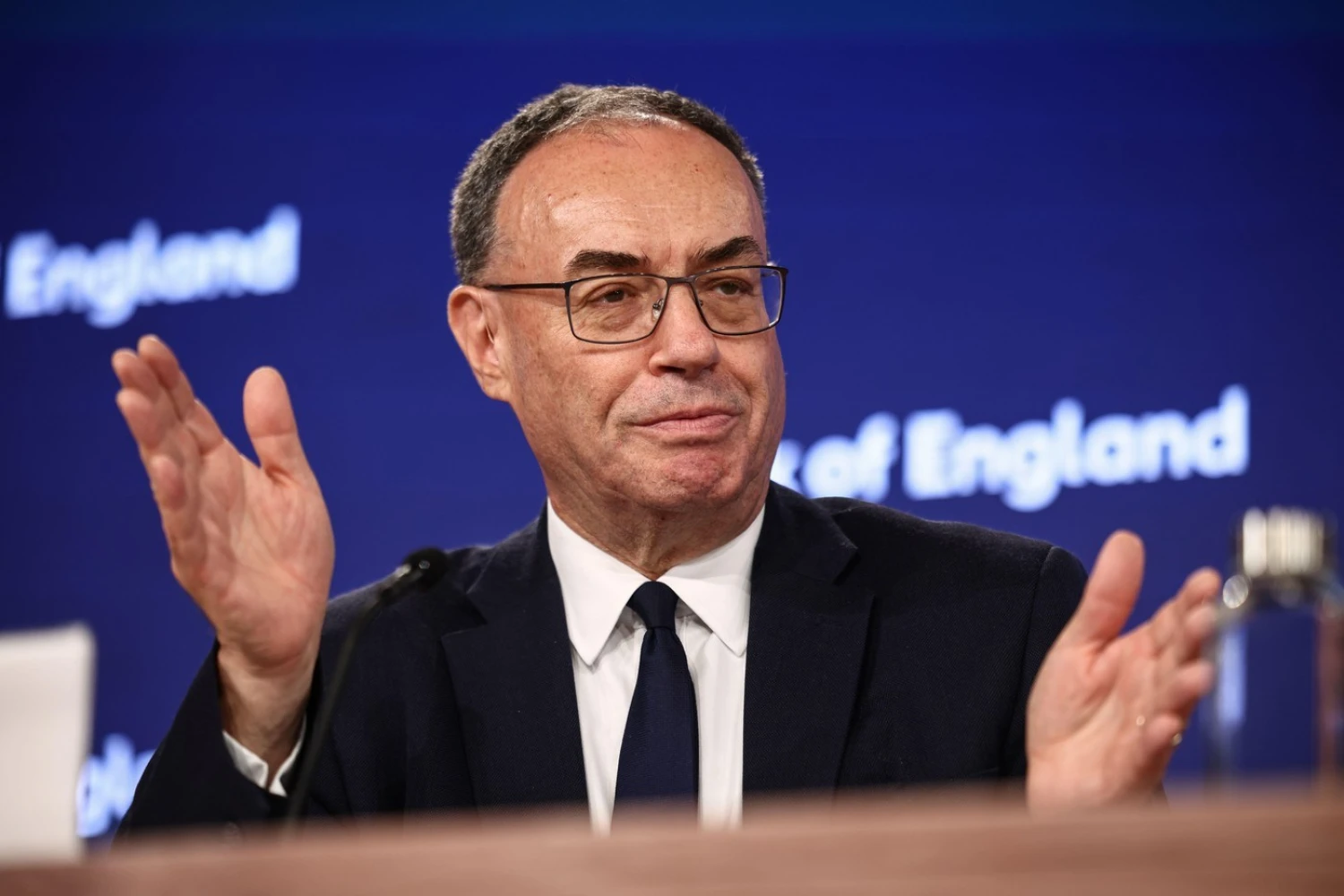 AI může způsobit globální ekonomický šok, varuje šéf britské centrální banky