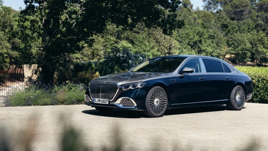 Maybach třídy S přišel o dvanáctiválec. Naštěstí je to úplně jedno