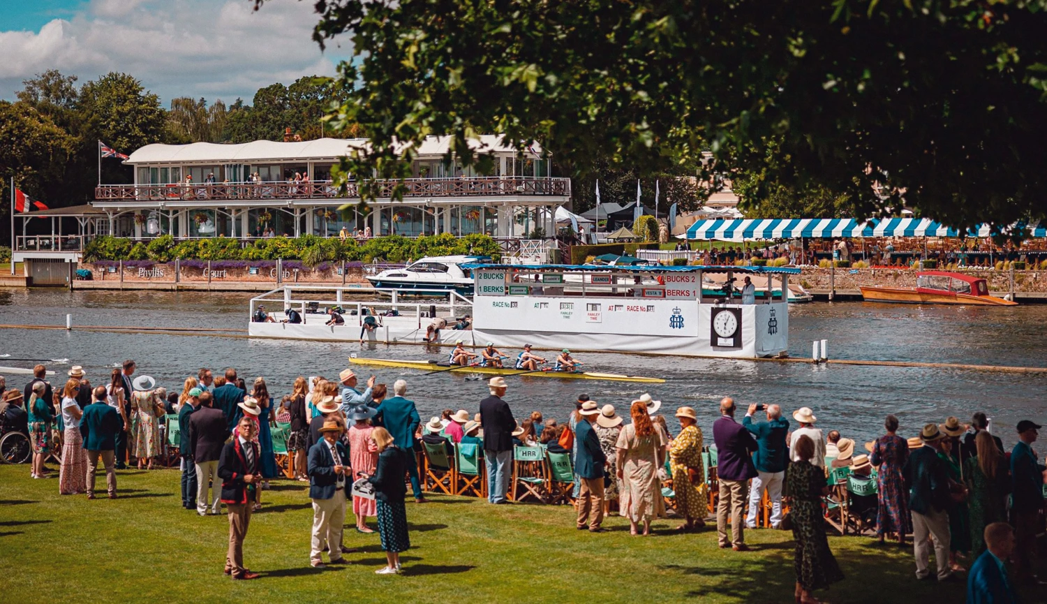 Elita na Temži. Jak probíhá prestižní veslařský závod Henley Royal Regatta?