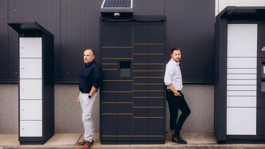 Boom Box. Na návštěvě výroby, kde vzniká většina doručovacích boxů pro Česko