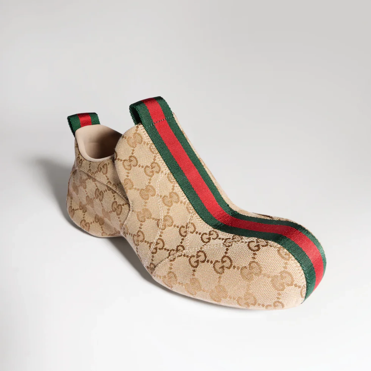 Gucci překvapuje teniskami Made in China. Luxusní značka dosud vyráběla v Itálii
