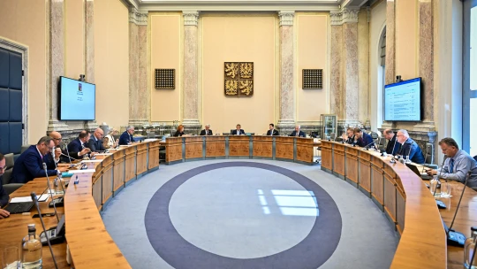 Minimální mzda poskočí o&nbsp;dva a&nbsp;půl tisíce. Od ledna si nejhůř placení Češi vydělají skoro 25 tisíc