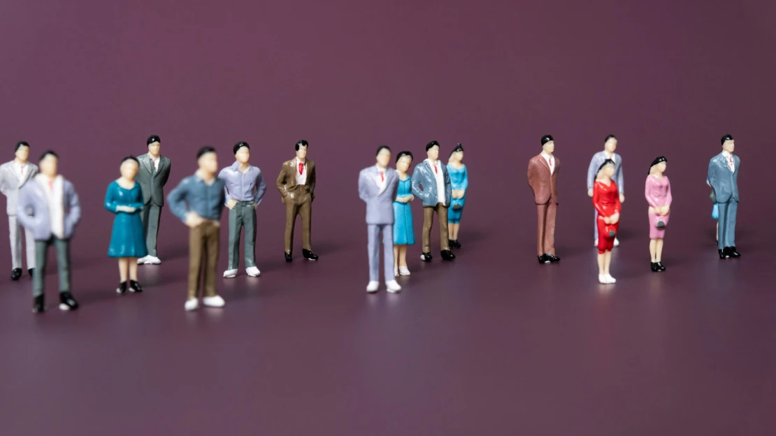 Málo dětí, přes tři miliony seniorů. Jak demografická proměna změní nejen trh práce?