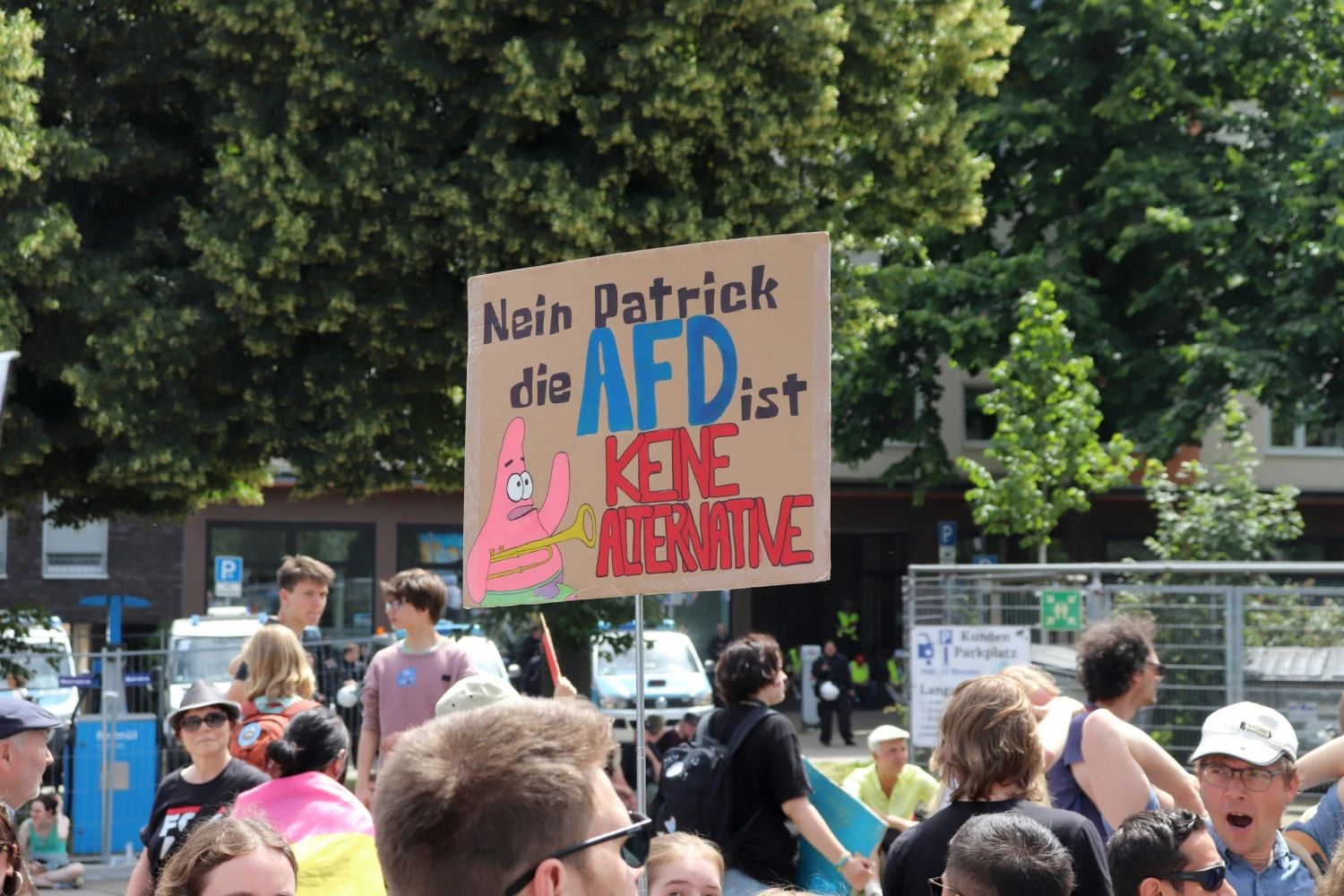 Německo zažívá historickou chvíli. Krajně pravicová AfD smetla v&nbsp;zemských volbách Merzovu CDU